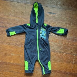 Nike Kids - Black and Neon Green Dri—Fit lined fleece one piece size 3-6m